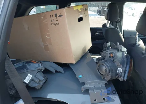 2019 Jeep Grand Cherokee Upland 4X4 from USA, damaged, VIN 1C4RJFAG7KC829345